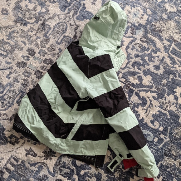 S Westbeach Men's Snowboarding Coat - Mint, Black, & Red - Picture 7 of 10